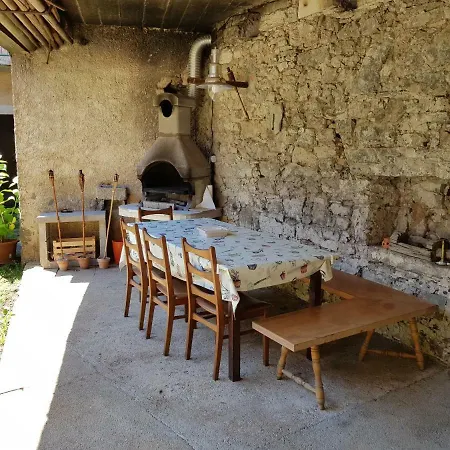 Nyaraló Dane Sežana
